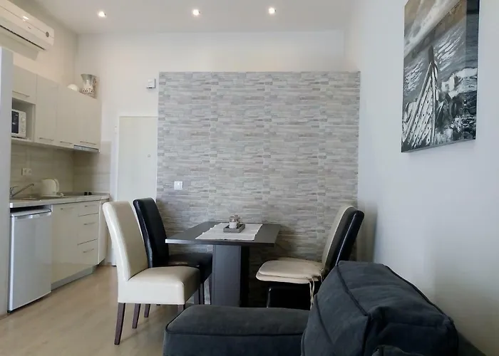 Sea View Gin Apartman *
