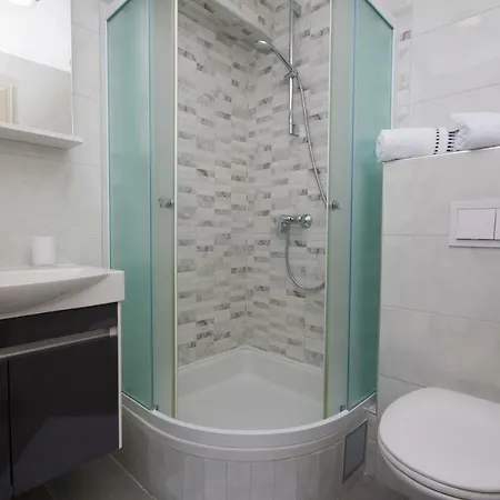 Sea View Gin Apartman